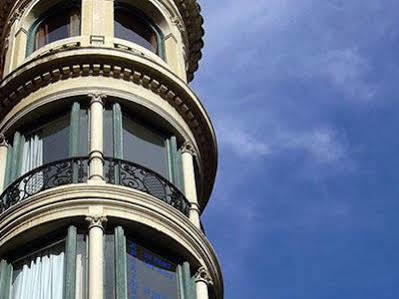 Sant Jordi Santa Anna * Barcelone